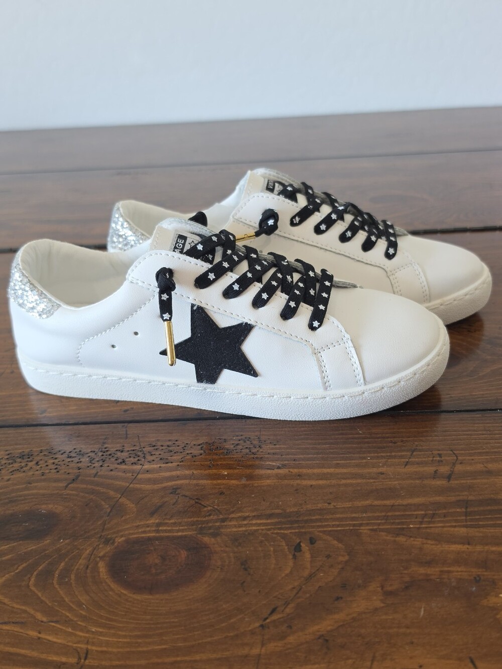 Vintage Havanah White Women's Sneakers Black Star Silver Glitter Size 7.5 NWOB
